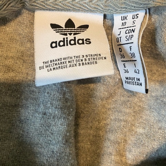 Woman’s Adidas crewneck gray T-shirt‎ size small - Picture 3 of 7